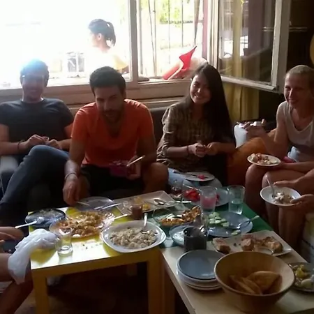 Shantihome Hostel İzmir