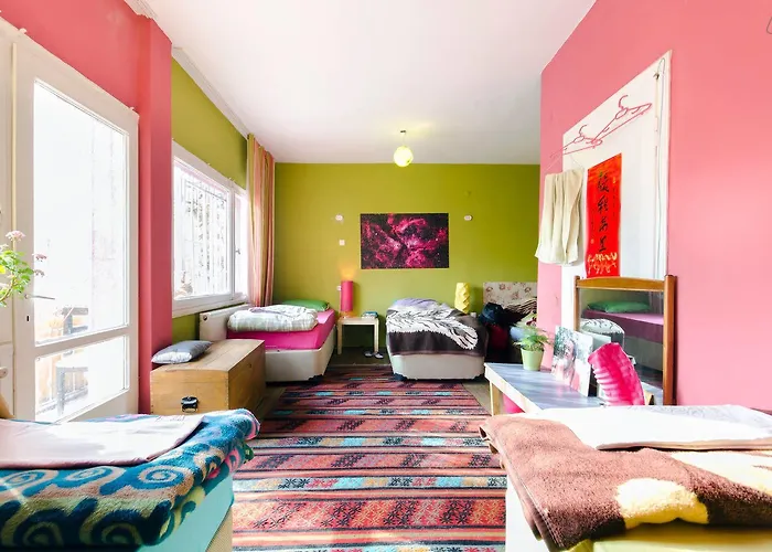 Shantihome Hostel İzmir