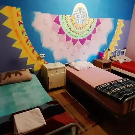 بيت شباب شاتيهوم إزمير