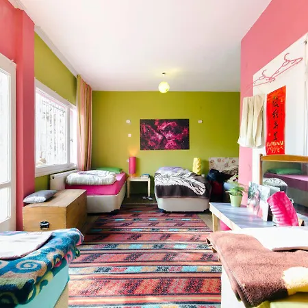 Shantihome Hostel İzmir
