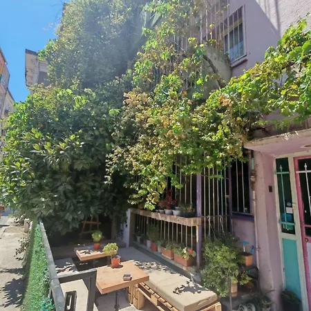香缇鸿旅舍 *