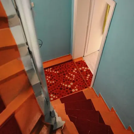 Hostel Shantihome Σμύρνη