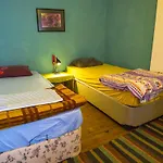 Shantihome Vandrerhjem Izmir