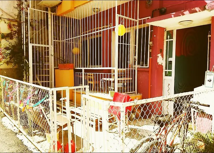 Hostal Shantihome Esmirna